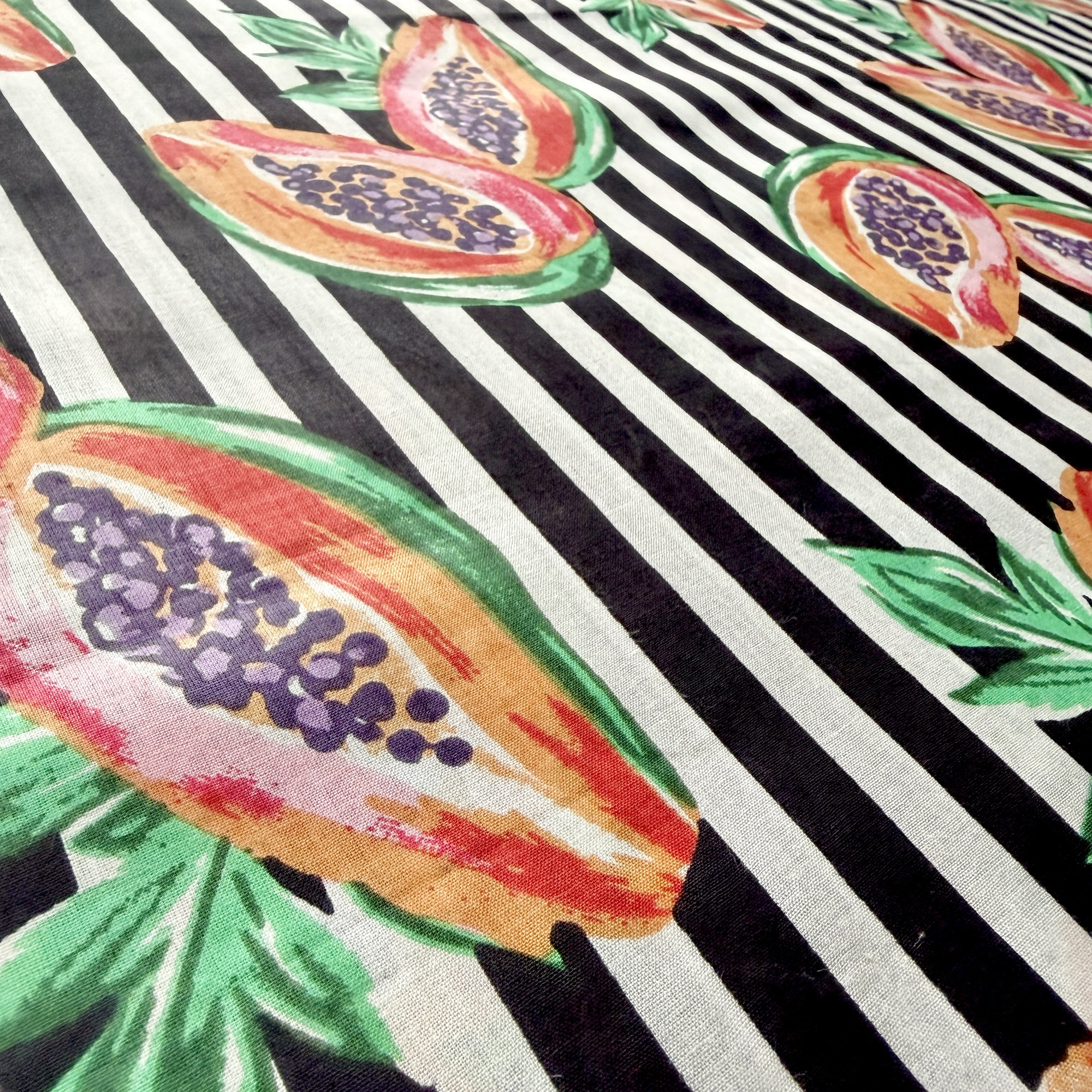 スクリーンプリント生地 No.472 - 画像 (2)