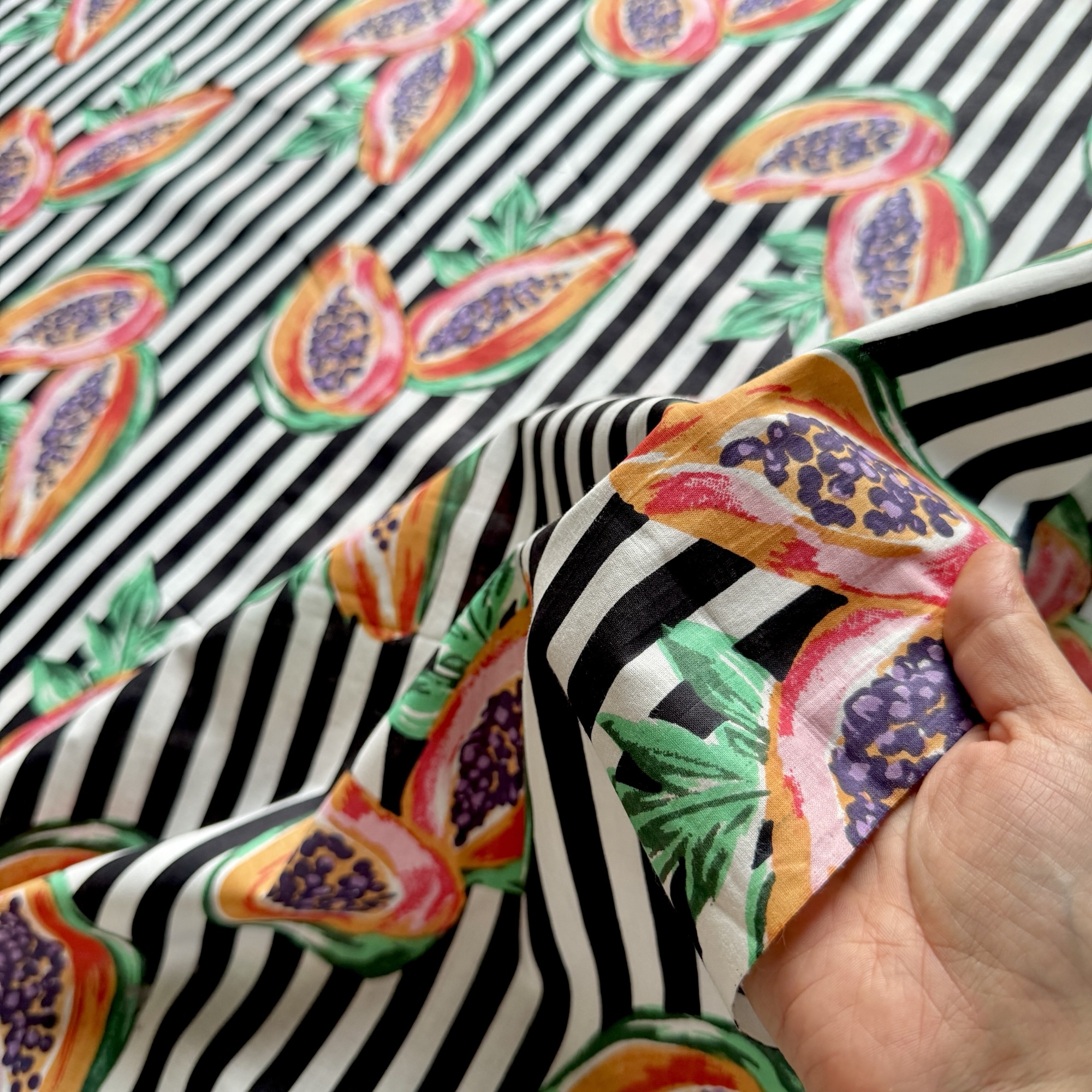 スクリーンプリント生地 No.472 - 画像 (4)